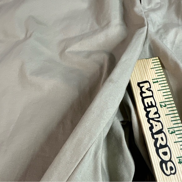 Oxford Golf Stretch Khaki Shorts, 34 Men - Picture 6 of 9